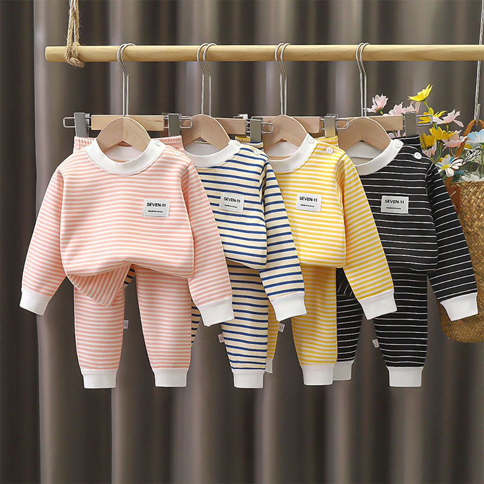 Met fleece gevoerde babykledin - Baby Sleep Suit recensie en prijs