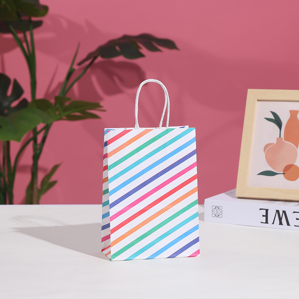 30 stuks gestreepte kraftpapie - Baby Clothing Event recensie en prijs